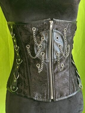 Black Chain-Accent Waist Corset Top. Brand New